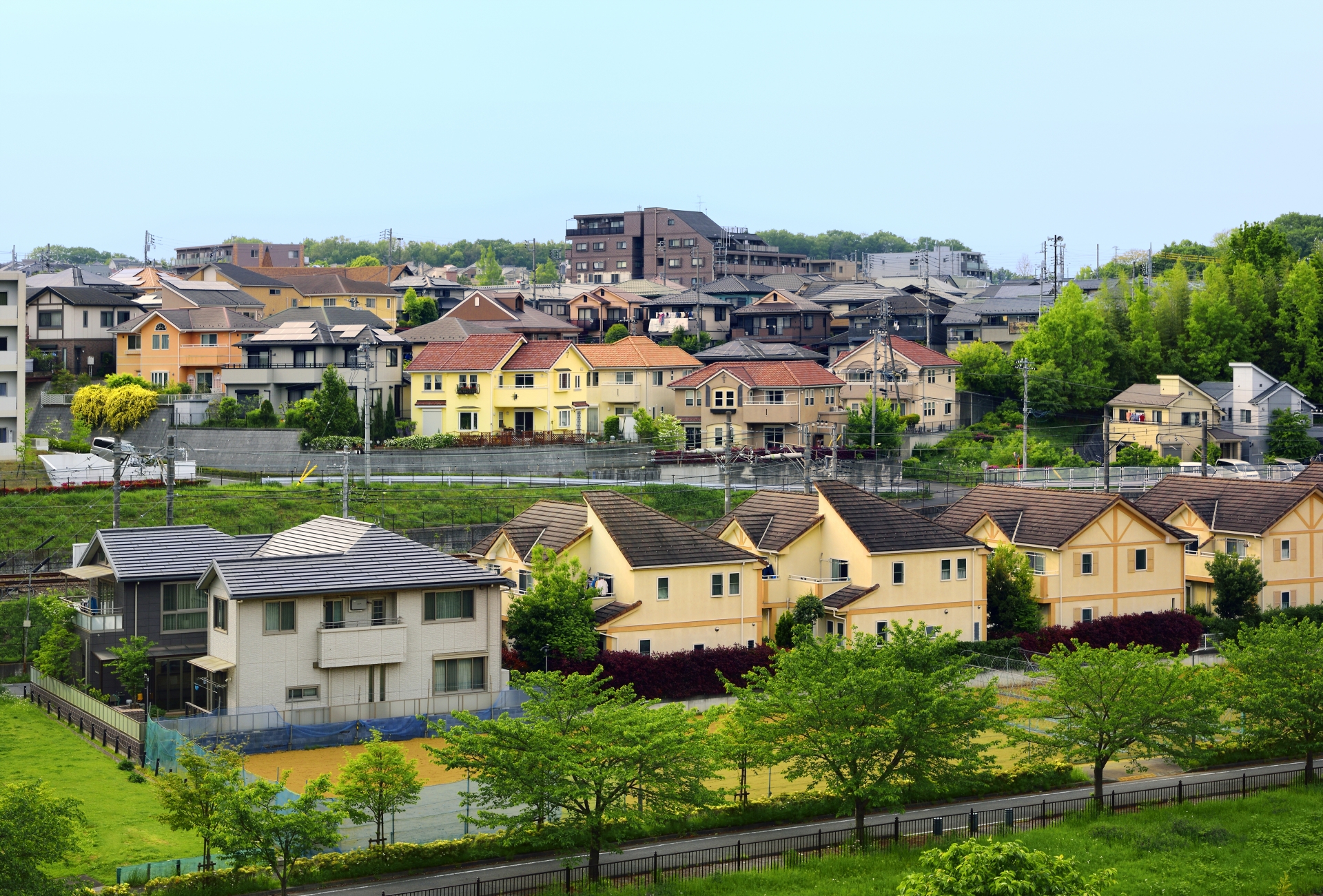 豊かな緑の住宅地（郊外イメージ）